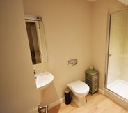 ห้องน้ำภายในห้อง 5 Toothbrush Apts - Ipswich Princes St