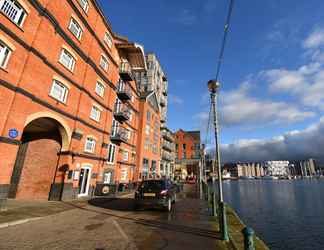 Bangunan 2 Toothbrush Apartments - Ipswich Quayside