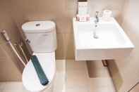 In-room Bathroom 2BR Elpis Residence Apartment Near To Mangga Dua Area