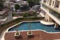 Kolam Renang Cozy Studio Apartment at Elpis Residence