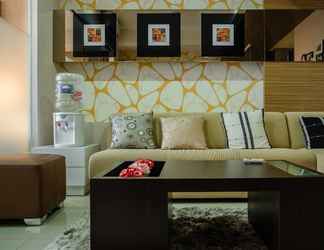 Lobi 2 Luxurious 1BR At Dago Suites Apartment