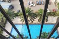 Swimming Pool Relaxing 2BR Mutiara Bekasi Apartment