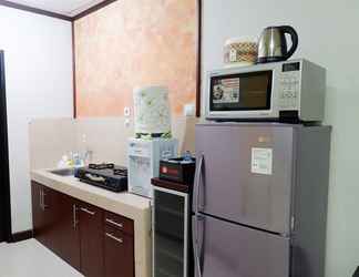 Kamar Tidur 2 1BR City View Apartment at Cosmo Mansion