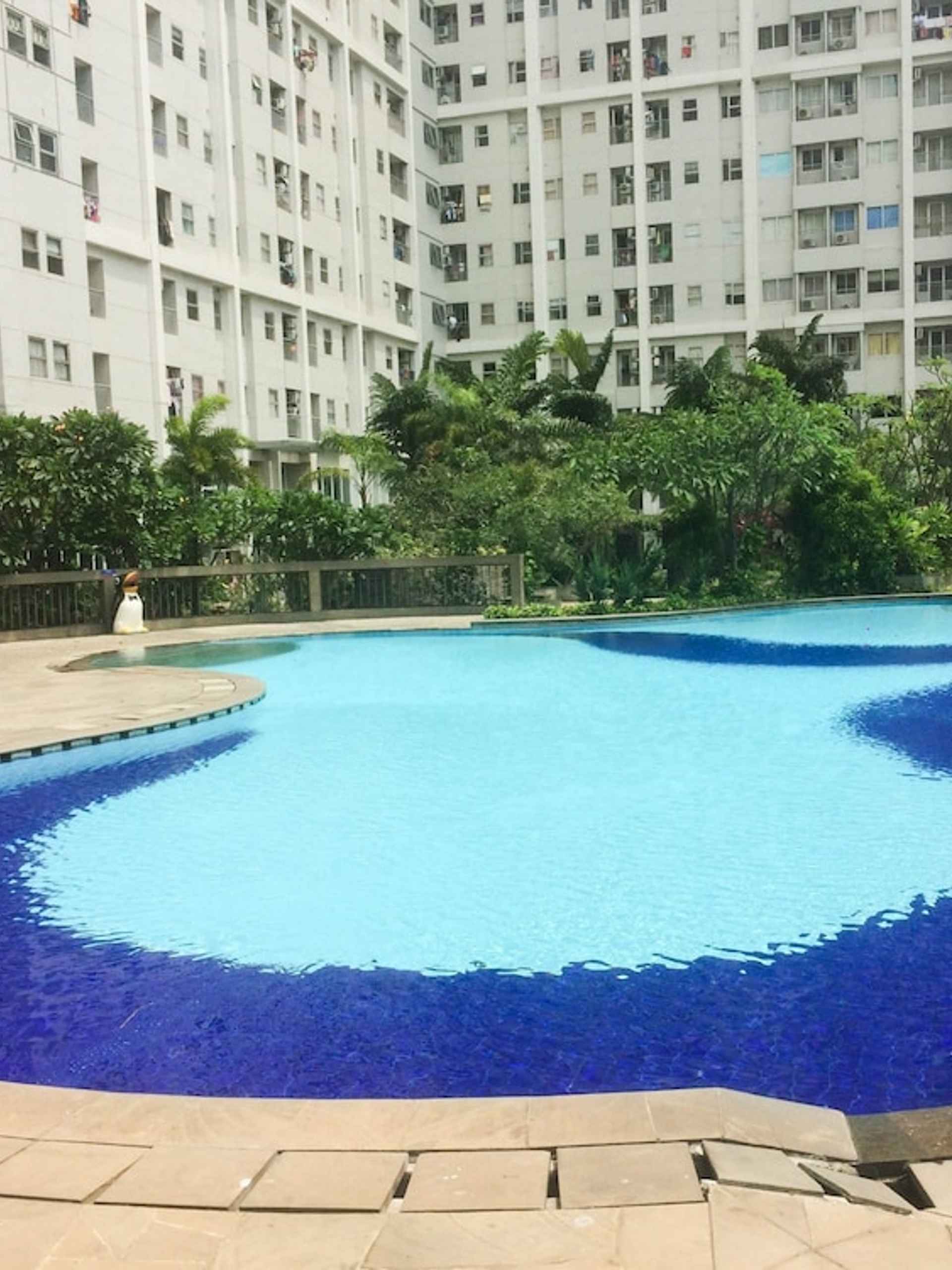 Kolam Renang Modern 2BR Apartment @Seasons City