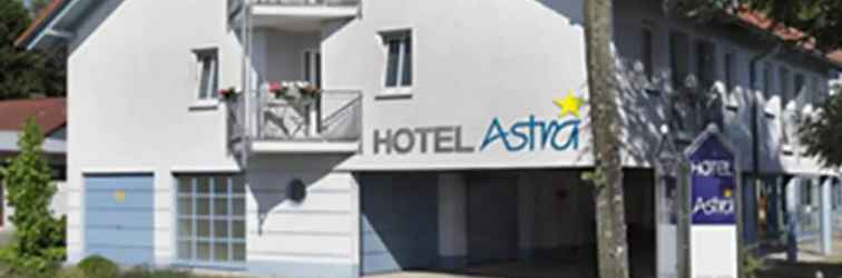 Bên ngoài Astra Hotel Garni