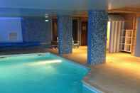 Swimming Pool Chalet Le Sabaudia