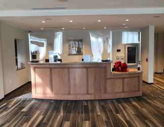 Lobby 2 Comfort Inn & Suites Pittsburgh-Northshore