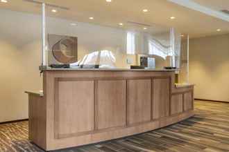 Lobby 4 Comfort Inn & Suites Pittsburgh-Northshore