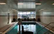Swimming Pool 4 Comfort Inn & Suites Pittsburgh-Northshore