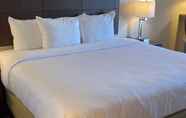 Bedroom 3 Comfort Inn & Suites Pittsburgh-Northshore