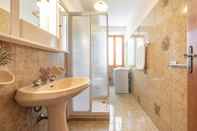 In-room Bathroom AffittaSardegna - Casa Rodari