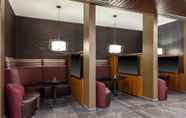 Lobi 7 Courtyard by Marriott Indianapolis West - Speedway