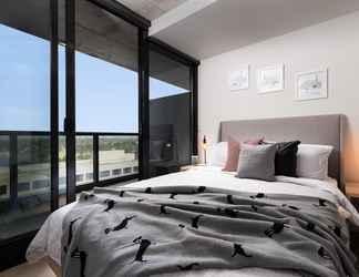 Kamar Tidur 2 568 St Kilda Road Apartments by TWIG