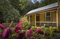 Exterior Creek Cottage