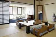 Kamar Tidur Luke Plaza Hotel