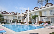 Swimming Pool 2 Ocean Beach Apartment by TurkishLettings