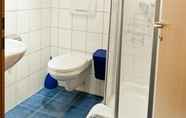 Toilet Kamar 5 Landhotel Rauber