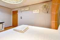 Kamar Tidur CC Motel