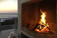 Fasilitas Hiburan Gansbaai Seafront Holiday House: Ons C-huis