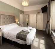 Bedroom 2 Maypole Inn