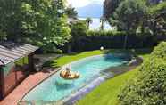 Hồ bơi 3 Montreux Rotana Villa