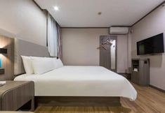 Others 5 HanTing Hotel (Shanghai Xikang Road)