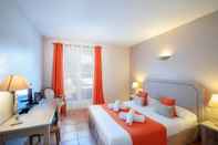 Bedroom Hotel La Bastide Saint Martin