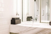 In-room Bathroom Collis Petri Relais