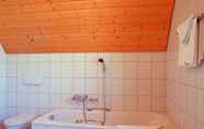 In-room Bathroom 7 Hotel und Gasthof Spessarttor