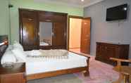 Phòng ngủ 5 Hotel Raymon
