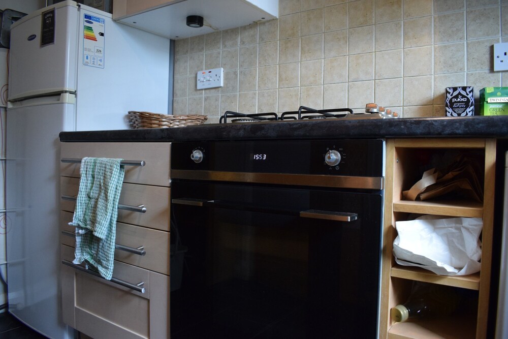 Phòng ngủ Cosy 1 Bed Flat In Homerton By Victoria Park