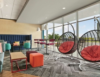 Lobby 2 TRU BY Hilton Sebring