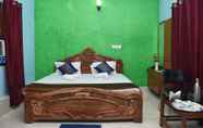 Bedroom 2 Hotel Anand Lok