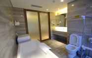 Toilet Kamar 2 Oak Oak International Apartment