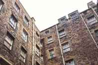 Exterior Modern Studio Apartment on Royal Mile Great for Castle