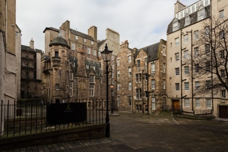 Exterior 4 Modern Studio Apartment on Royal Mile Great for Castle