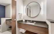 Toilet Kamar 4 Fairfield Inn & Suites Jasper