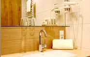 In-room Bathroom 6 Hotel Restaurant Pension Krone Post