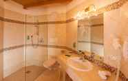 Phòng tắm bên trong 6 Berglandhotel Untertheimerhof