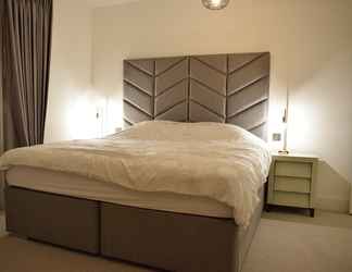 Kamar Tidur 2 Bright 2 Bedroom Flat in Park Royal