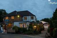 Exterior Canal Cottages