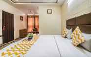 ห้องนอน 6 FabHotel Gayathri