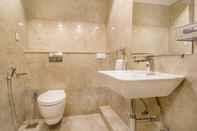 In-room Bathroom FabHotel Gayathri