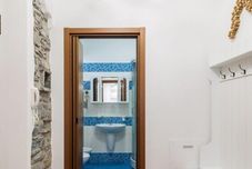 Toilet Kamar Alice in Wonderland