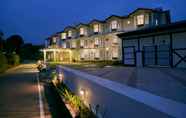 Bangunan 3 Galway Heights Hotel