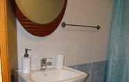 In-room Bathroom 6 Villa Pavlina