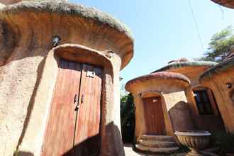 Exterior 4 Leafy Greens Clay House