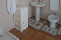 Toilet Kamar Iris B&b