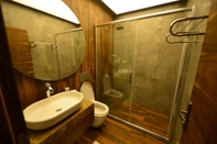 In-room Bathroom Inanlar Premium Suites & Villas