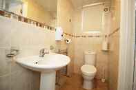 In-room Bathroom Flexistay Hillbrook